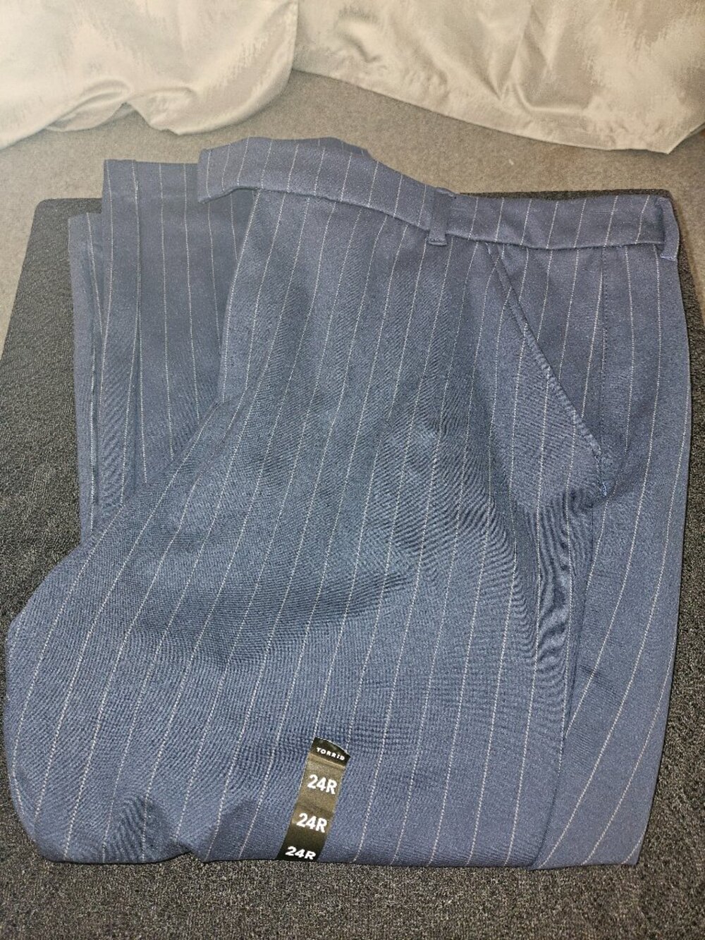 NWT Torrid Studio Luxe Ponte Navy/White Pinstripe Pants (24W)